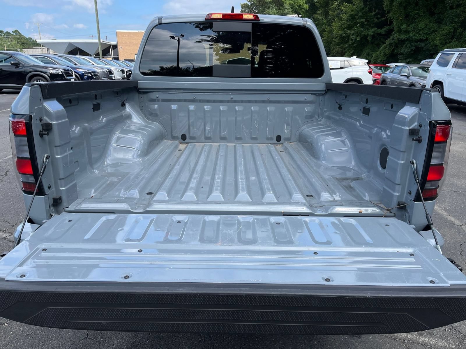 Thumbnail: 2026 Nissan Frontier - 26