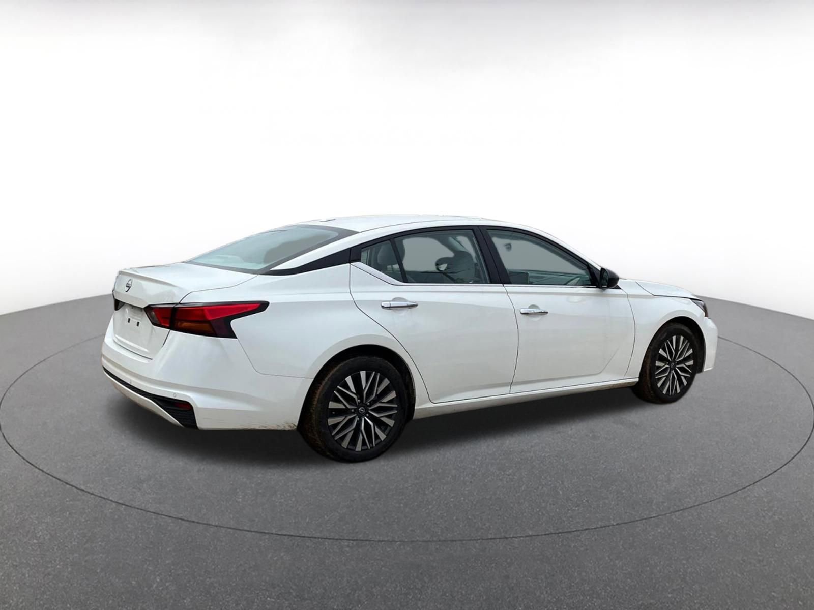 Thumbnail: 2025 Nissan Altima - 15