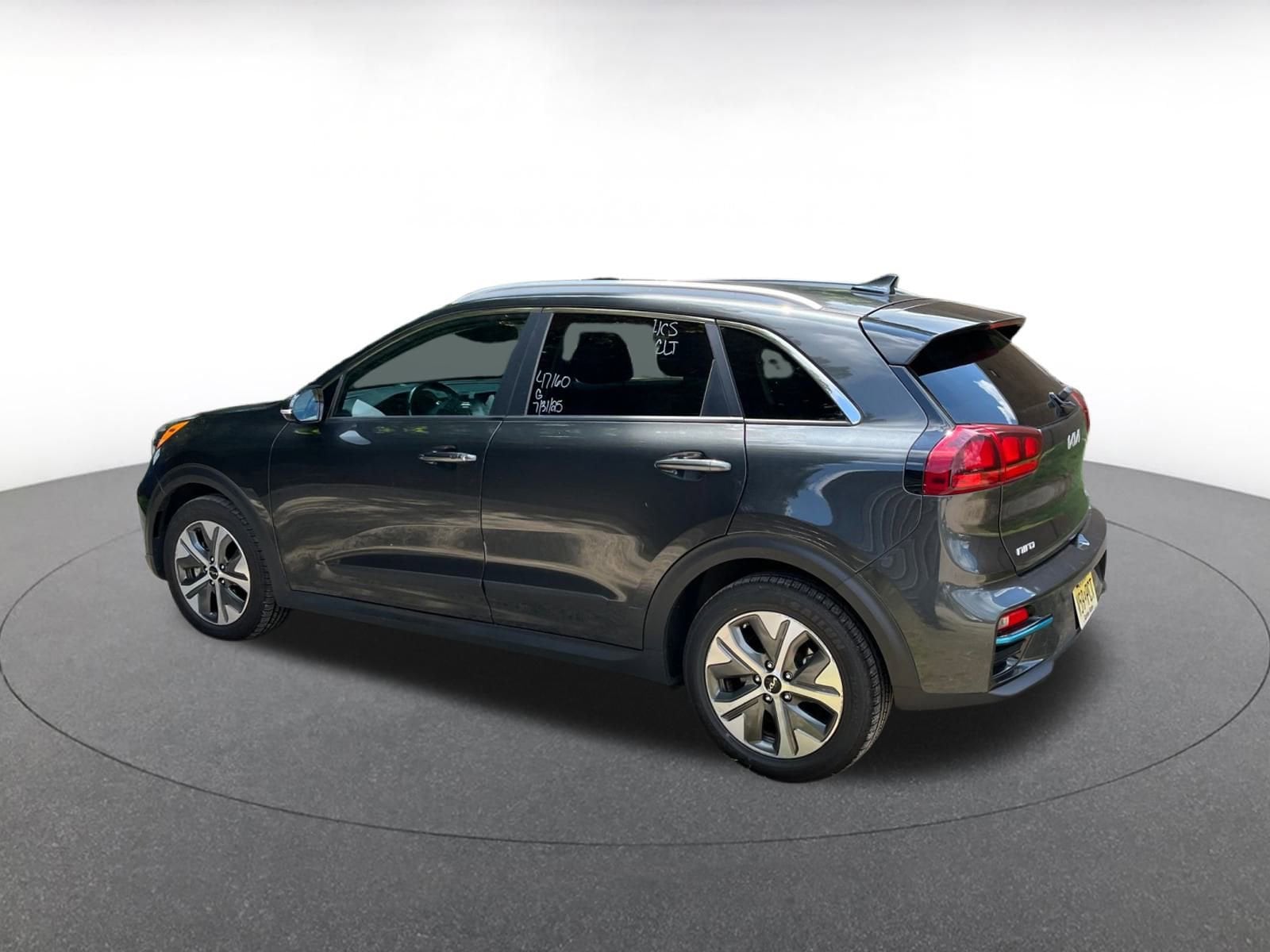 Thumbnail: 2022 Kia Niro - 7