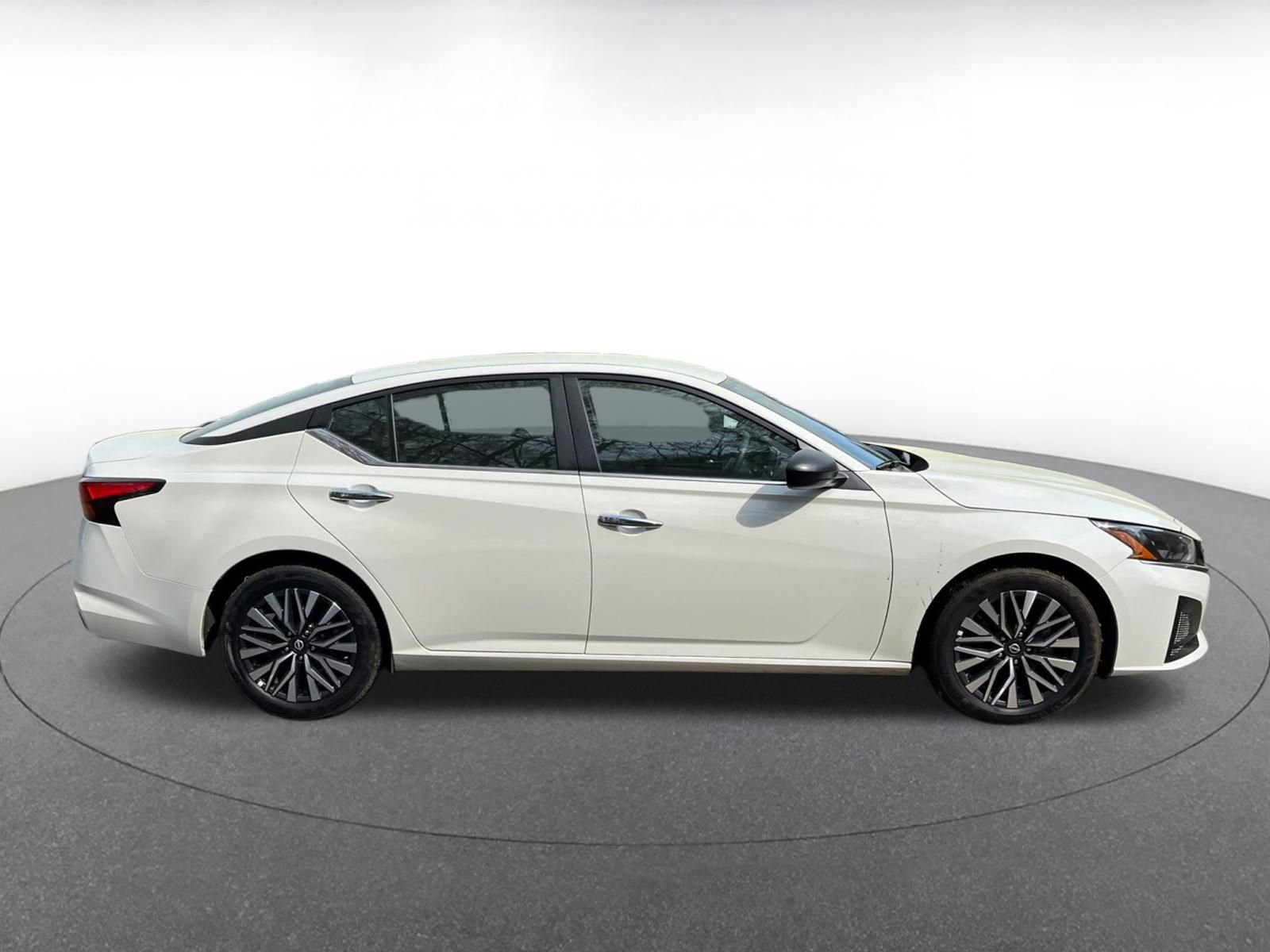 Thumbnail: 2025 Nissan Altima - 17