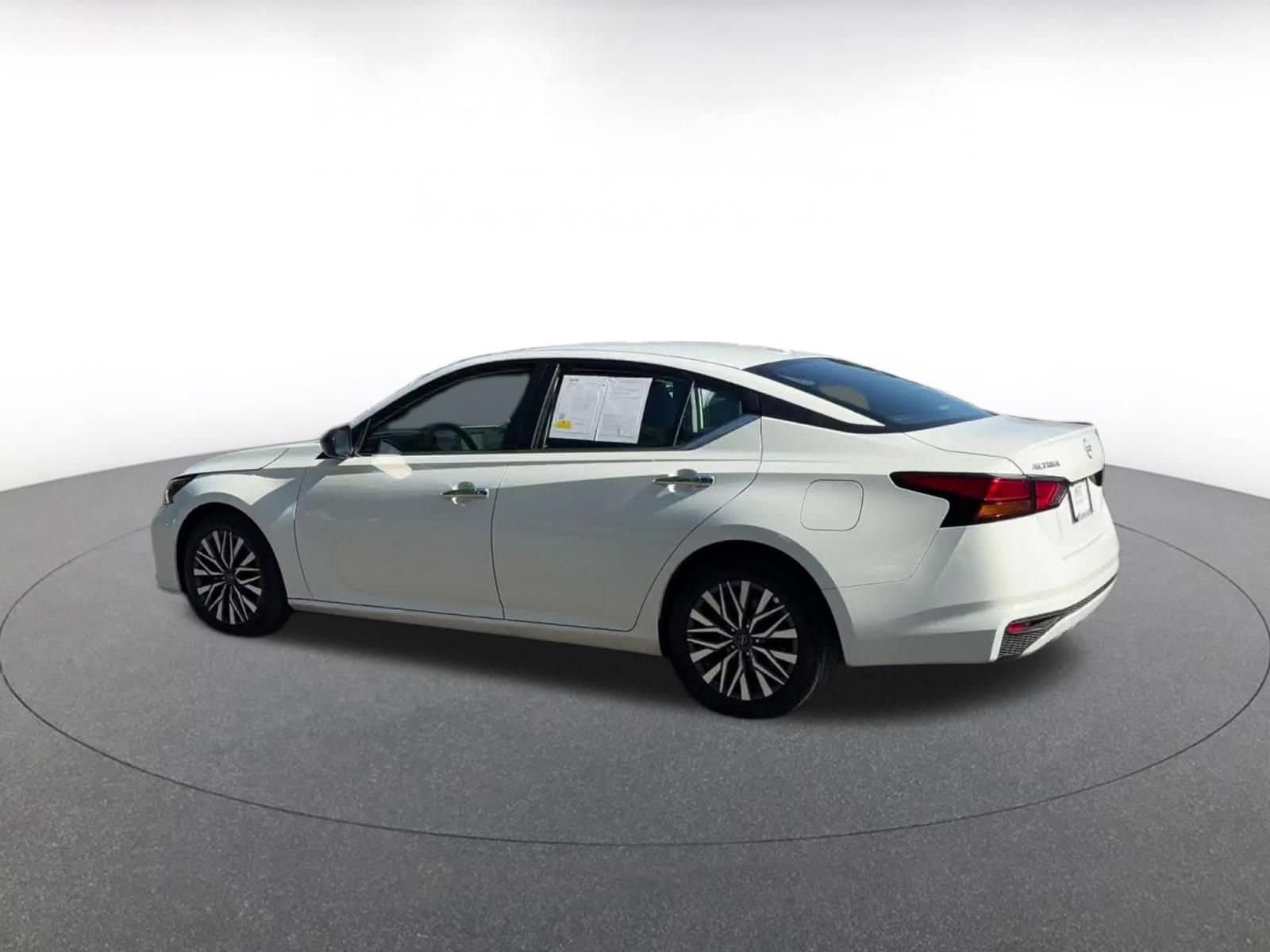 Thumbnail: 2025 Nissan Altima - 10