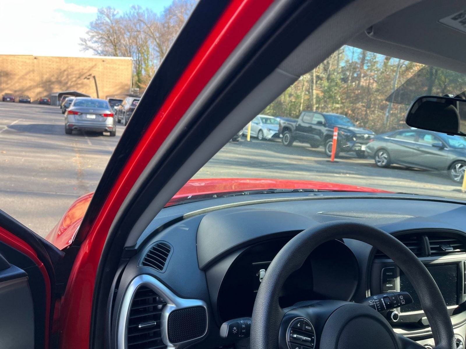 Thumbnail: 2025 Kia Soul - 32