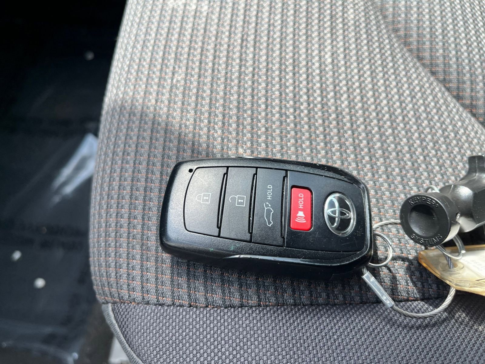 Thumbnail: 2025 Toyota Highlander - 21