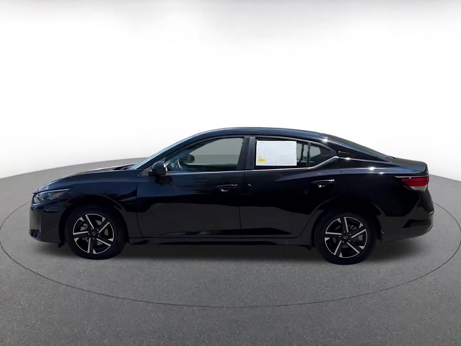 Thumbnail: 2025 Nissan Sentra - 10