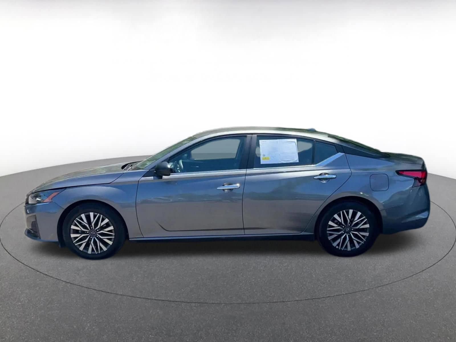 Thumbnail: 2025 Nissan Altima - 9