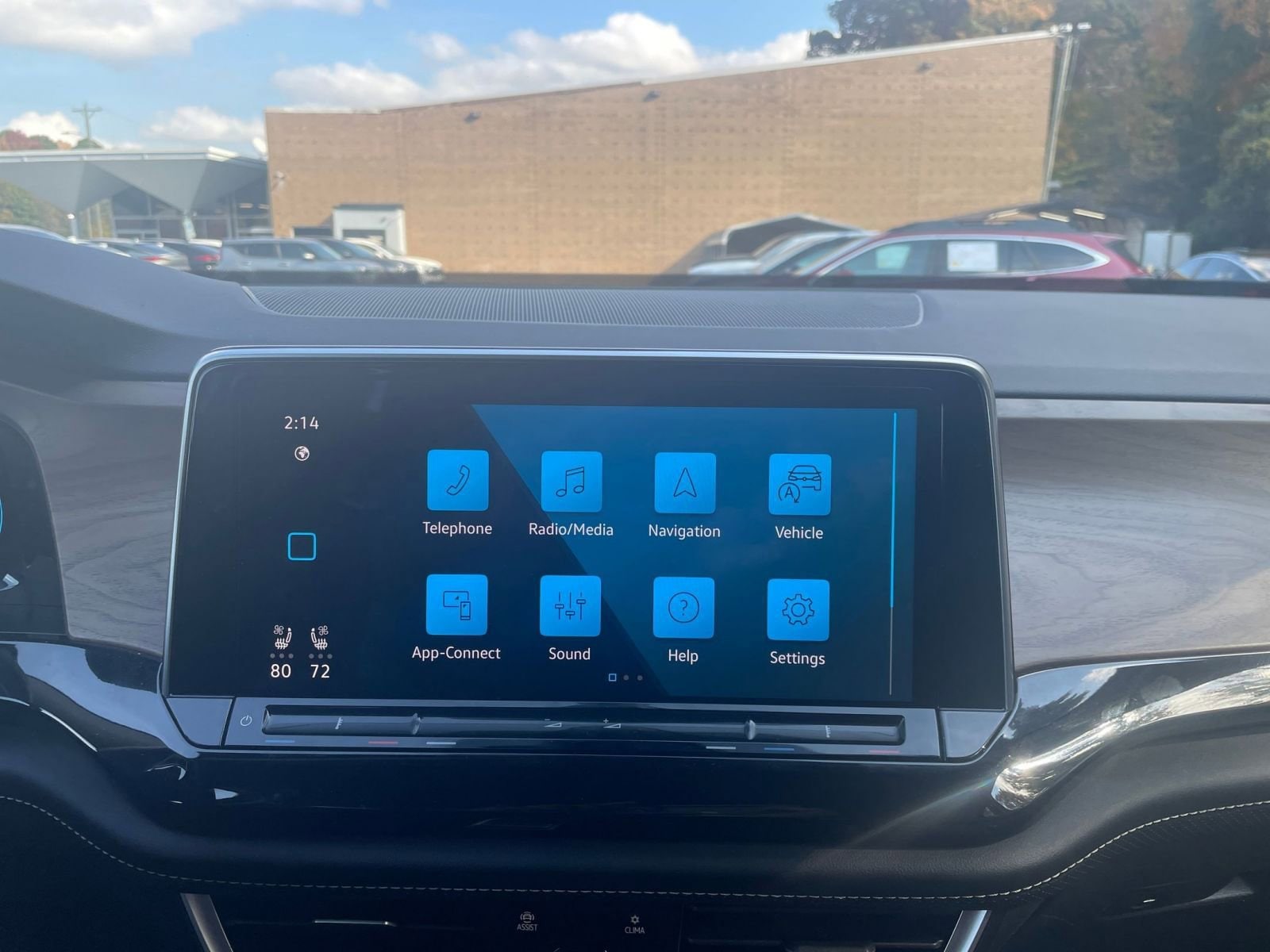 Thumbnail: 2025 Volkswagen Atlas - 18