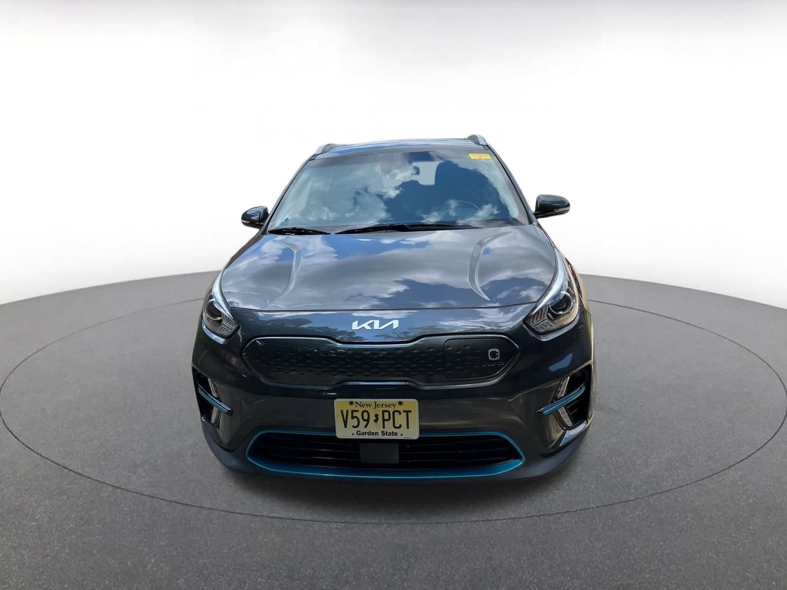 Thumbnail: 2022 Kia Niro - 3