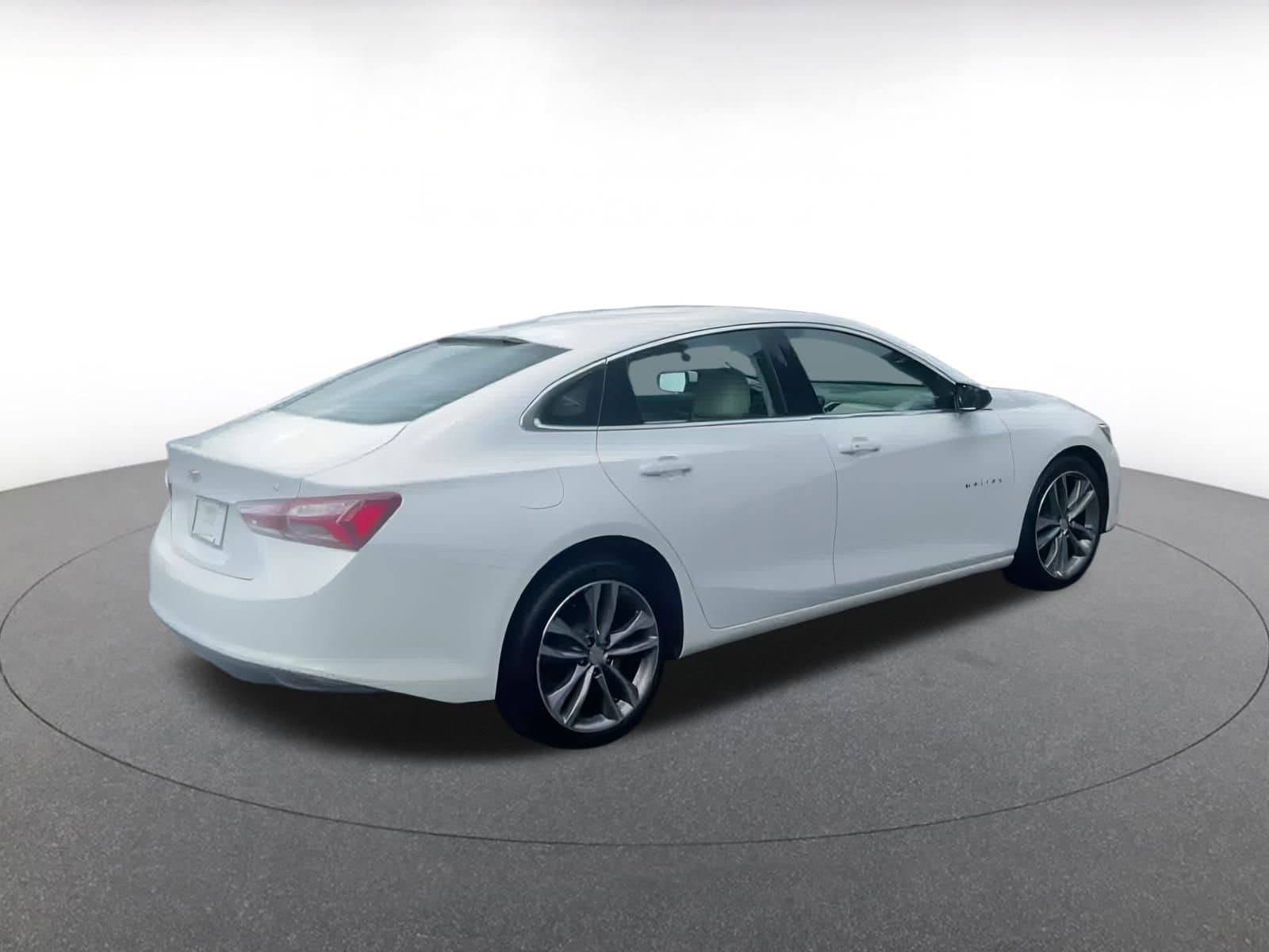 Thumbnail: 2024 Chevrolet Malibu - 14