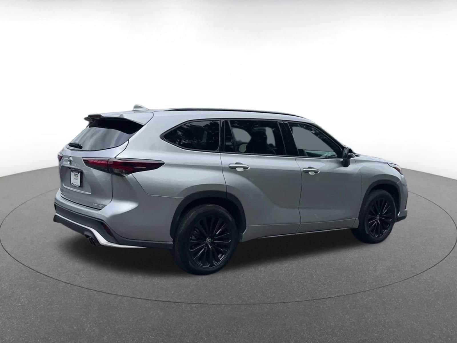 Thumbnail: 2025 Toyota Highlander - 15