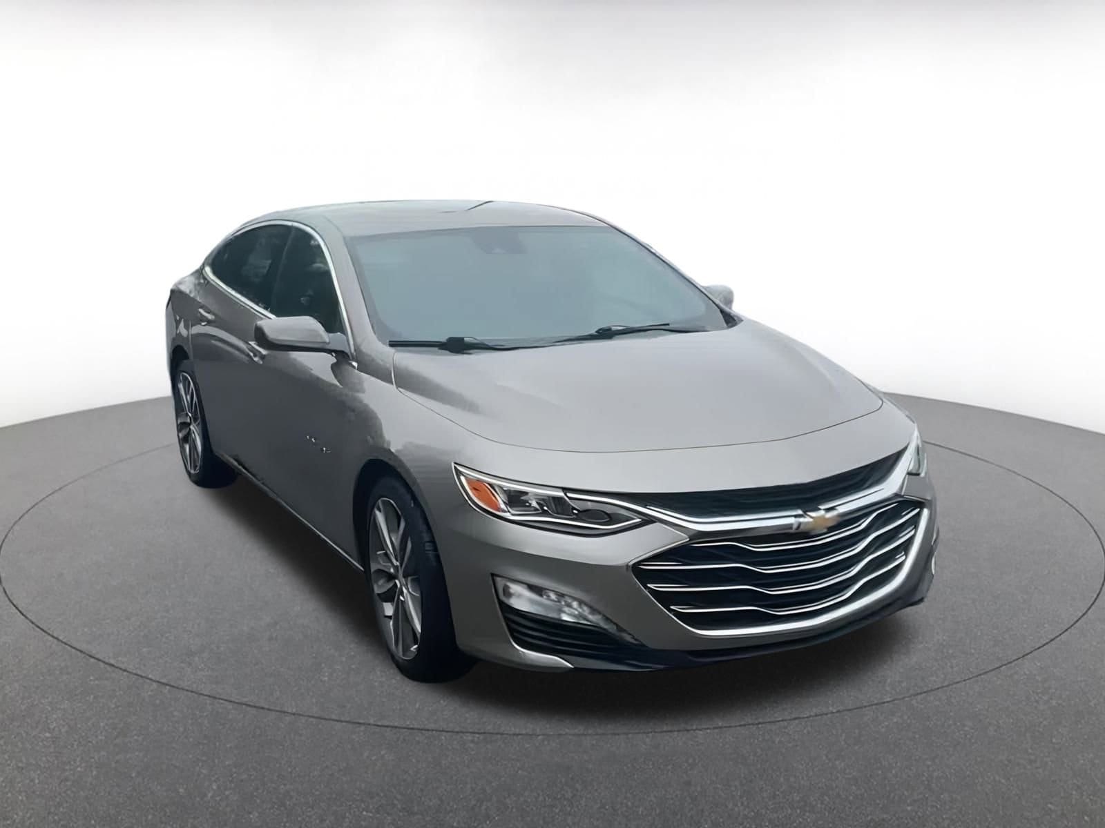 Thumbnail: 2024 Chevrolet Malibu - 3