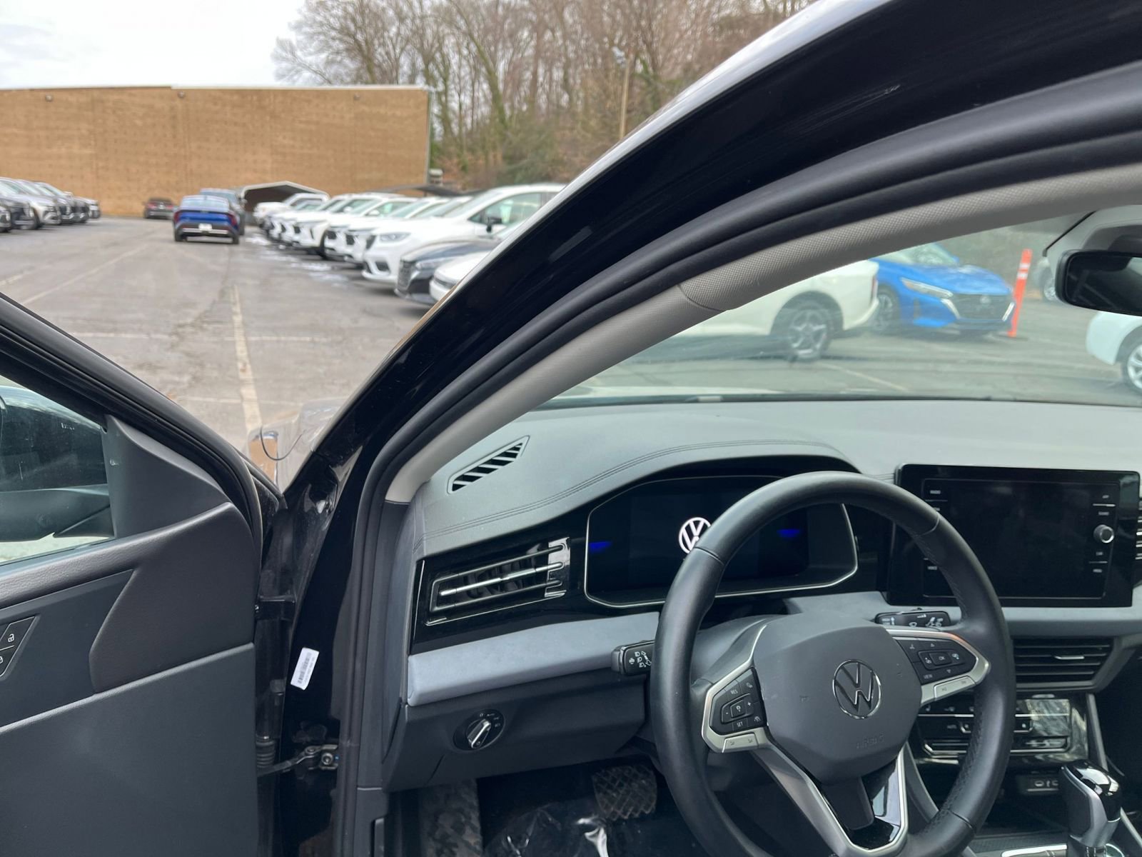 Thumbnail: 2025 Volkswagen Jetta - 34