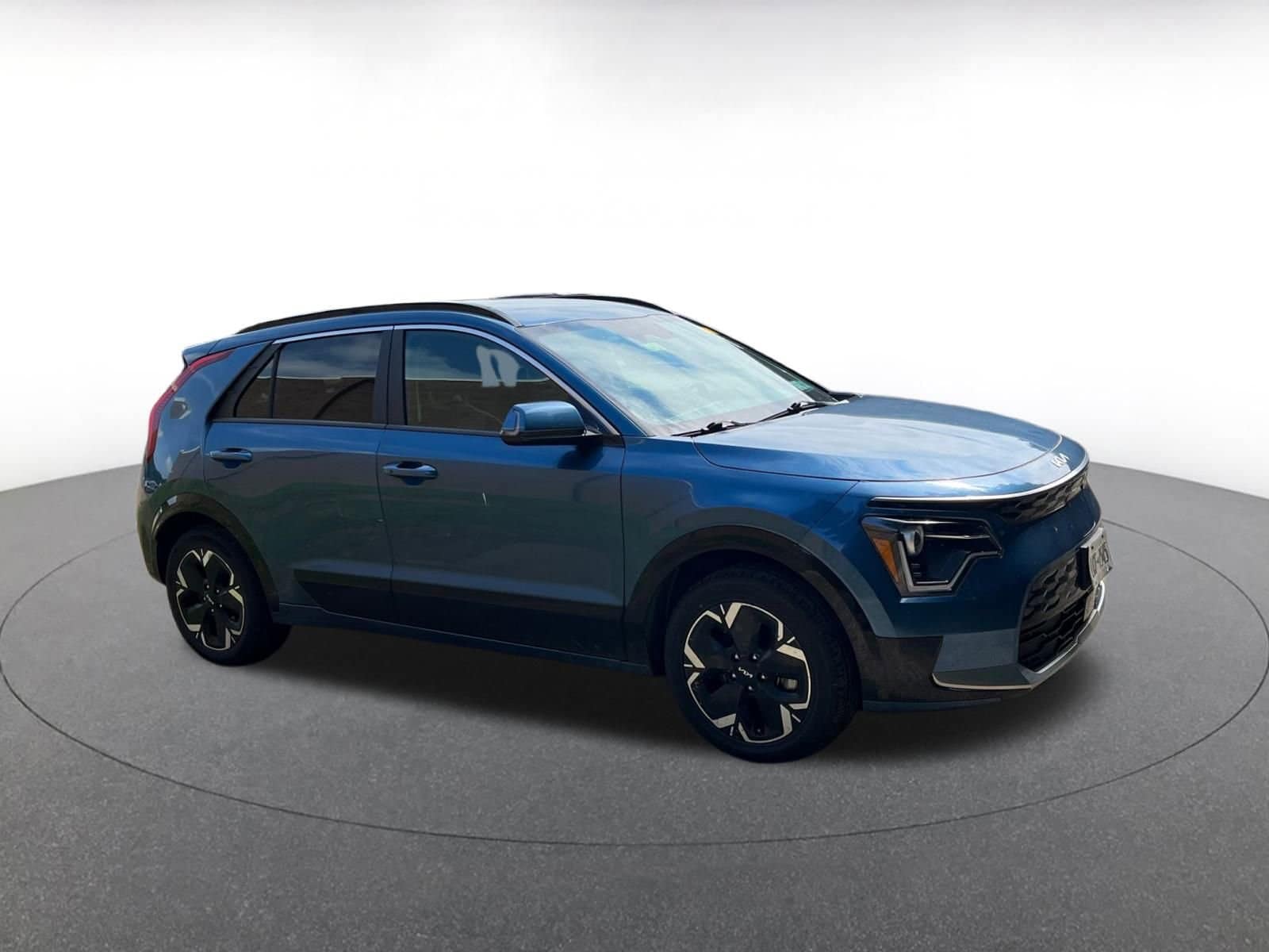 Thumbnail: 2023 Kia Niro - 1