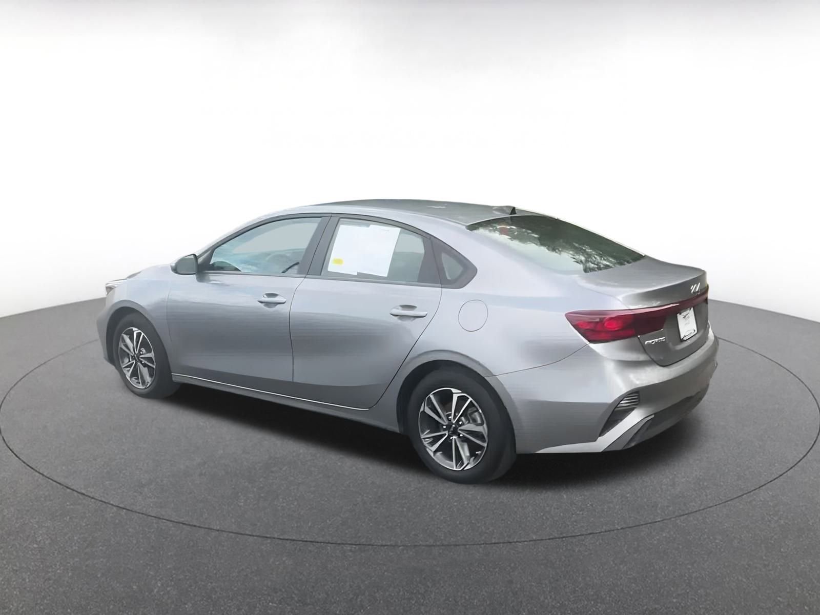 Thumbnail: 2024 Kia Forte - 12