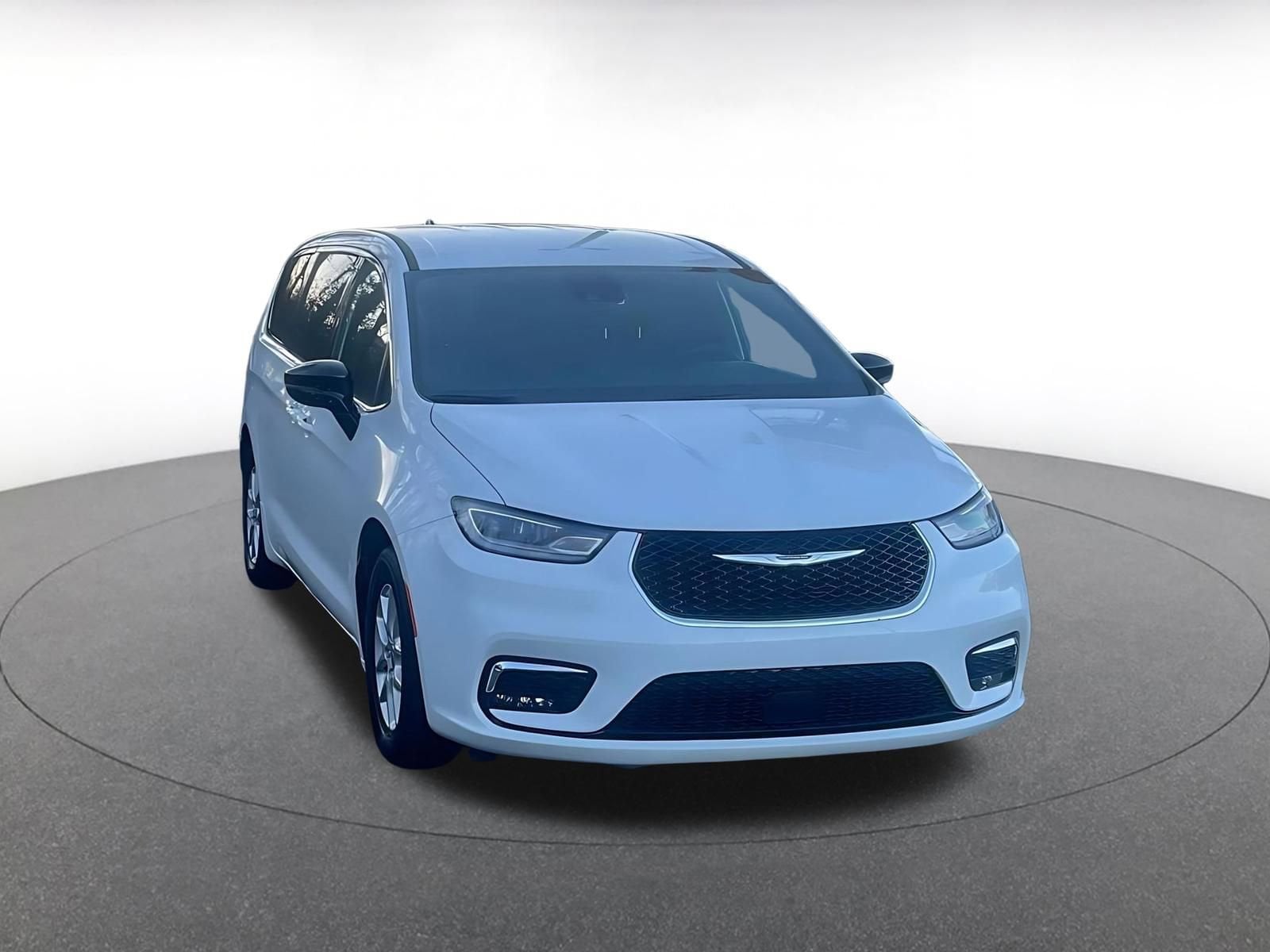 Thumbnail: 2025 Chrysler Pacifica - 1