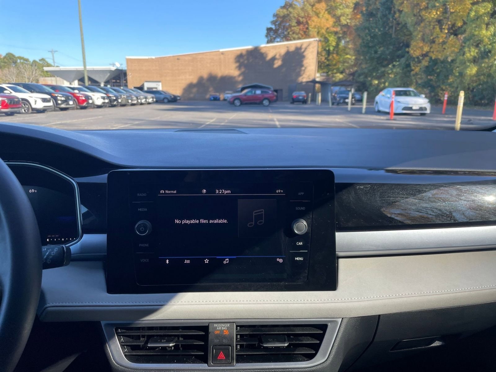 Thumbnail: 2025 Volkswagen Taos - 18