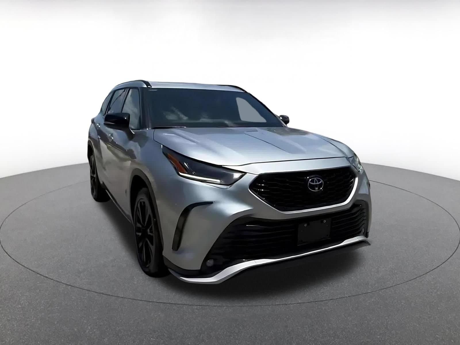 Thumbnail: 2025 Toyota Highlander - 3