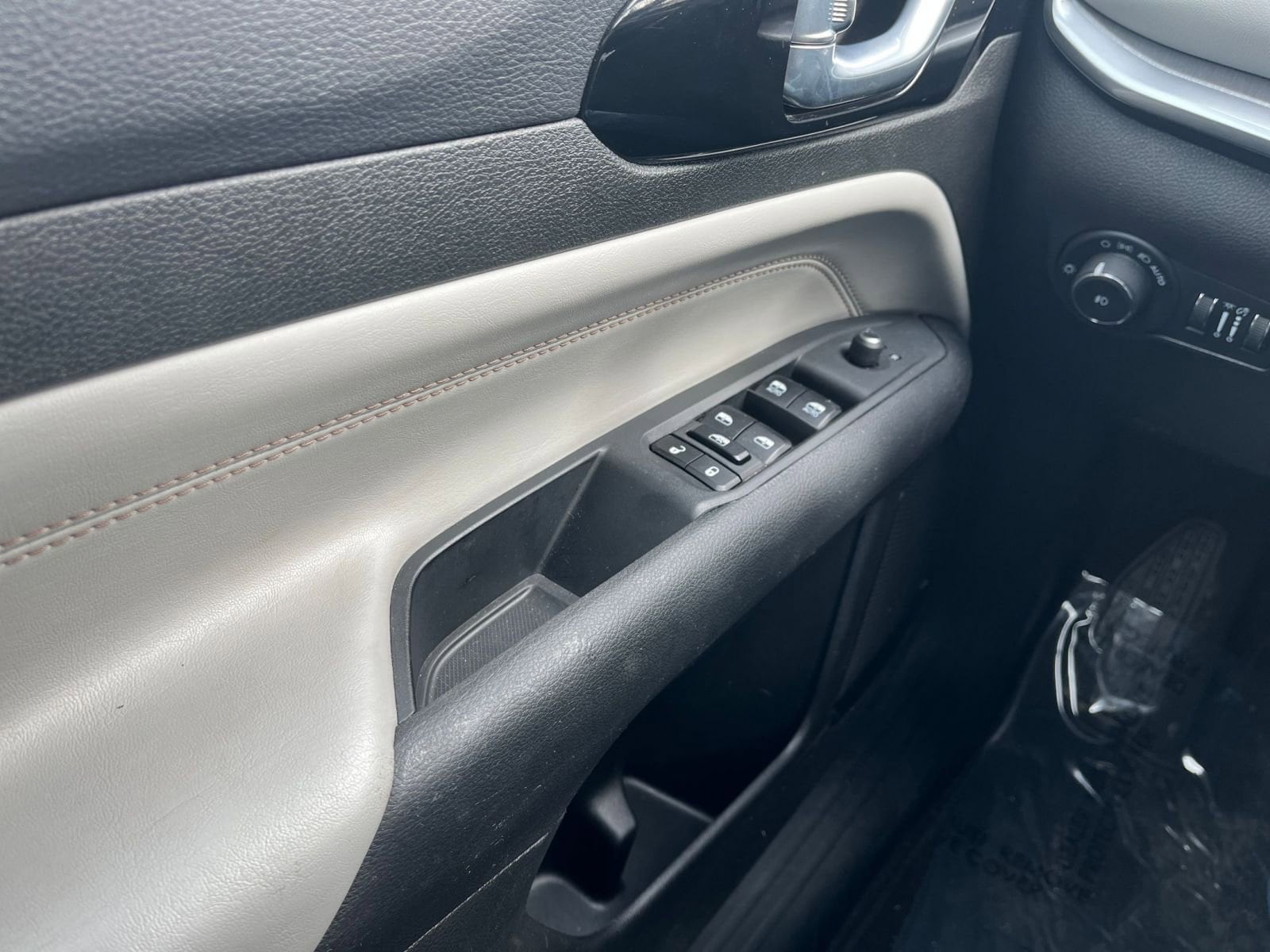 Thumbnail: 2025 Jeep Compass - 18