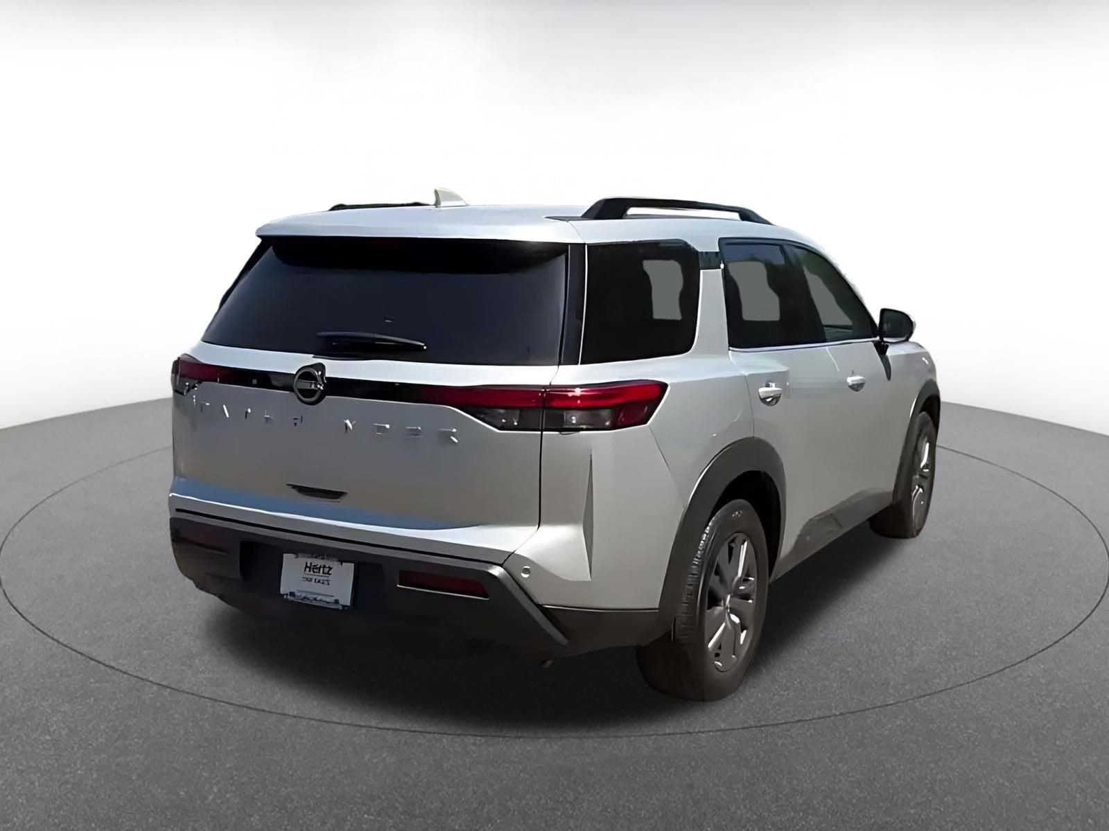 Thumbnail: 2025 Nissan Pathfinder - 15