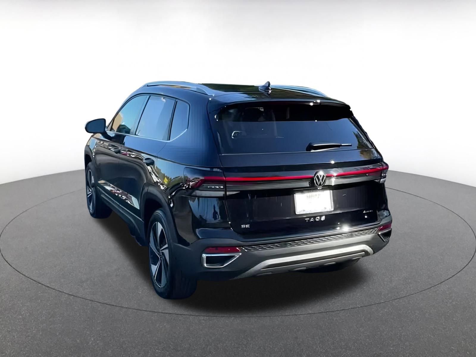 Thumbnail: 2025 Volkswagen Taos - 15