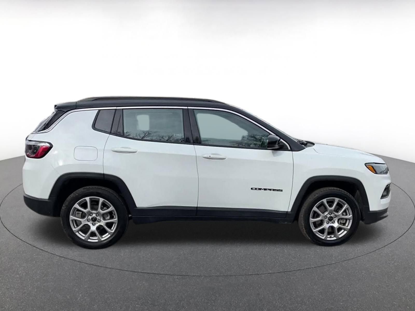 Thumbnail: 2025 Jeep Compass - 17