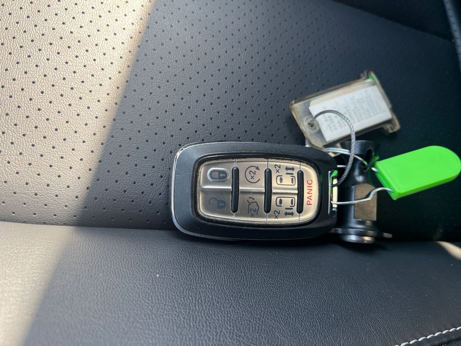 Thumbnail: 2025 Chrysler Pacifica - 21