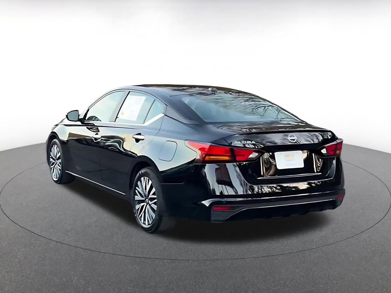 Thumbnail: 2025 Nissan Altima - 11