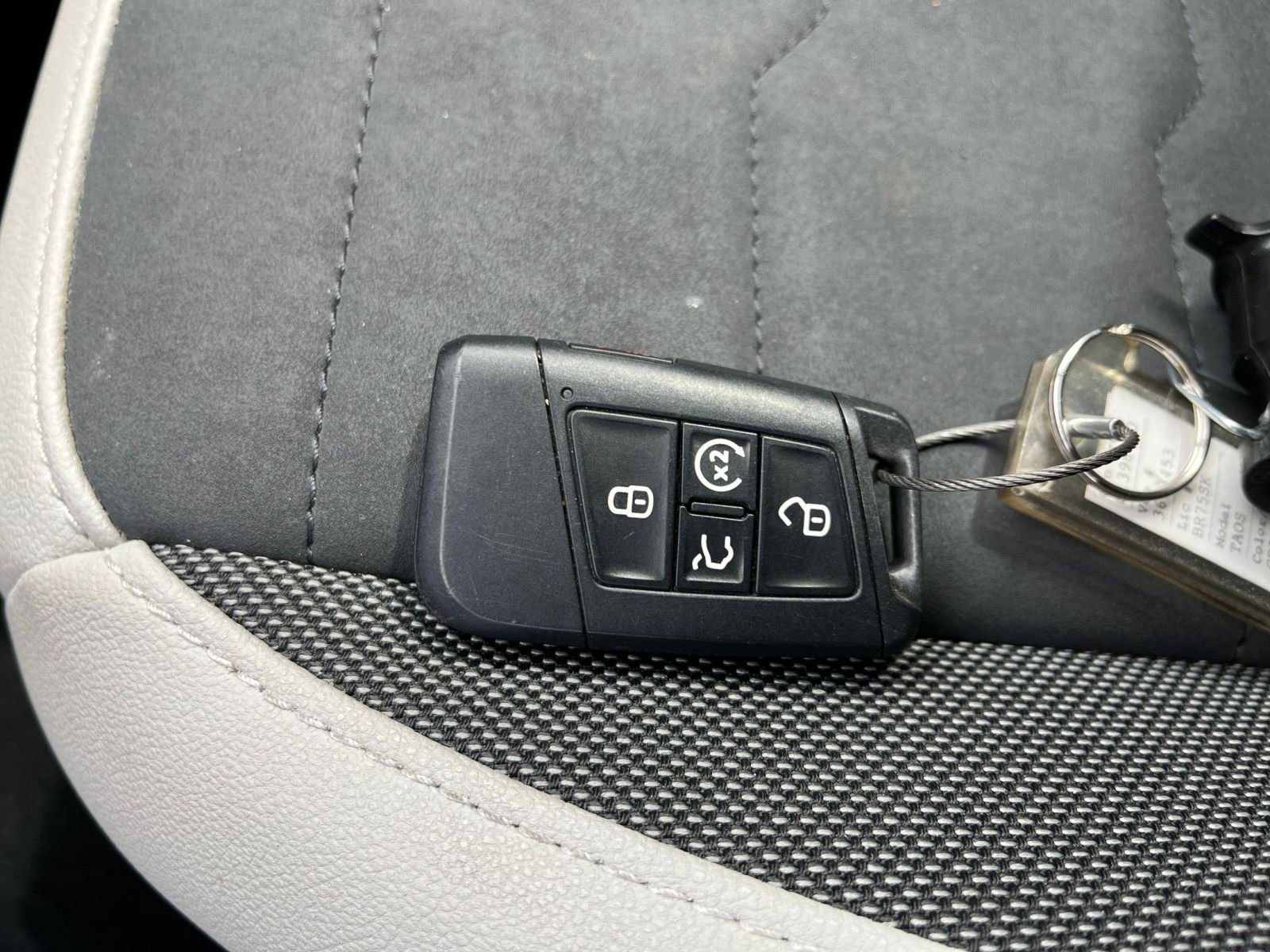 Thumbnail: 2025 Volkswagen Taos - 21