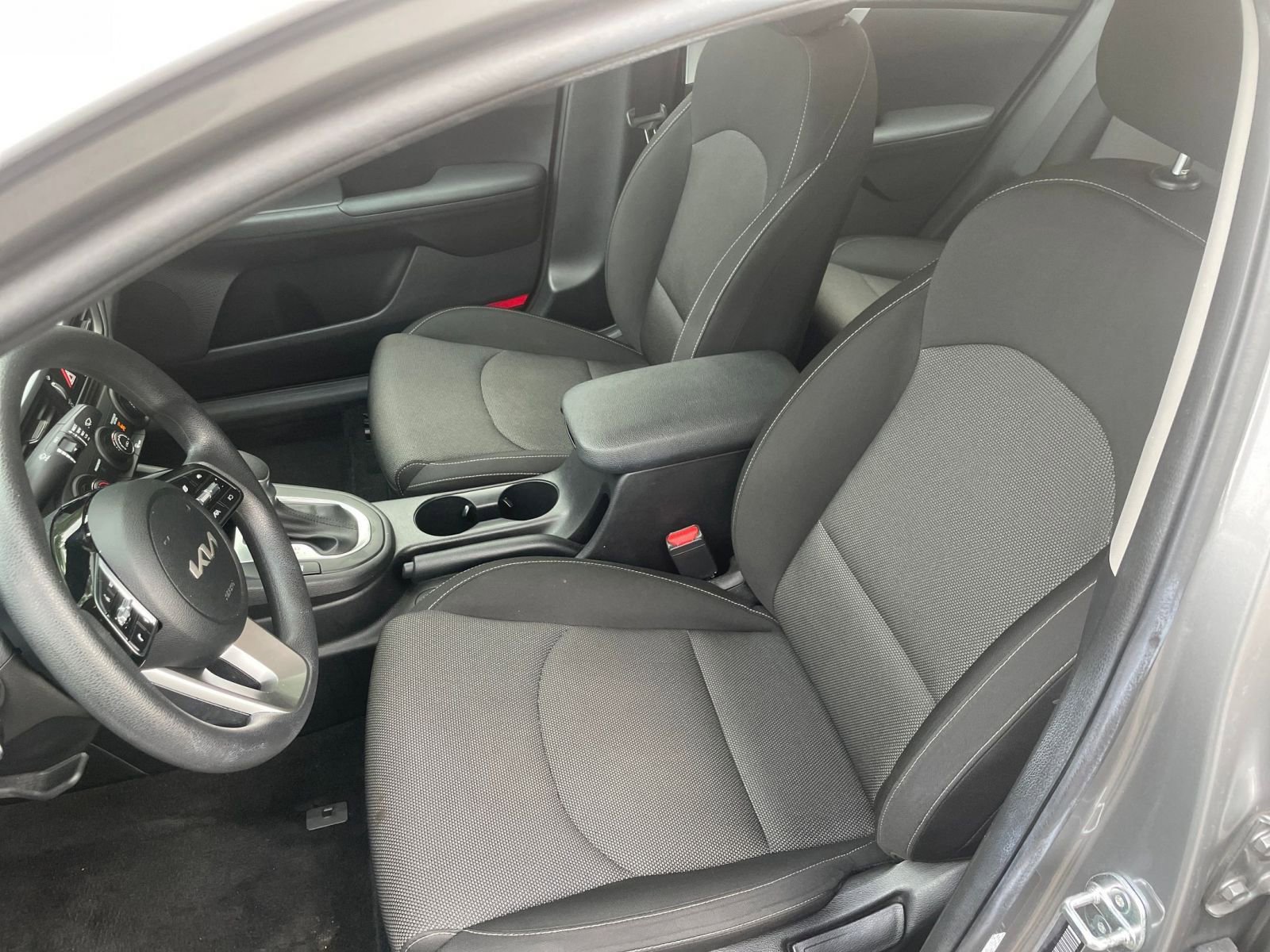 Thumbnail: 2024 Kia Forte - 32