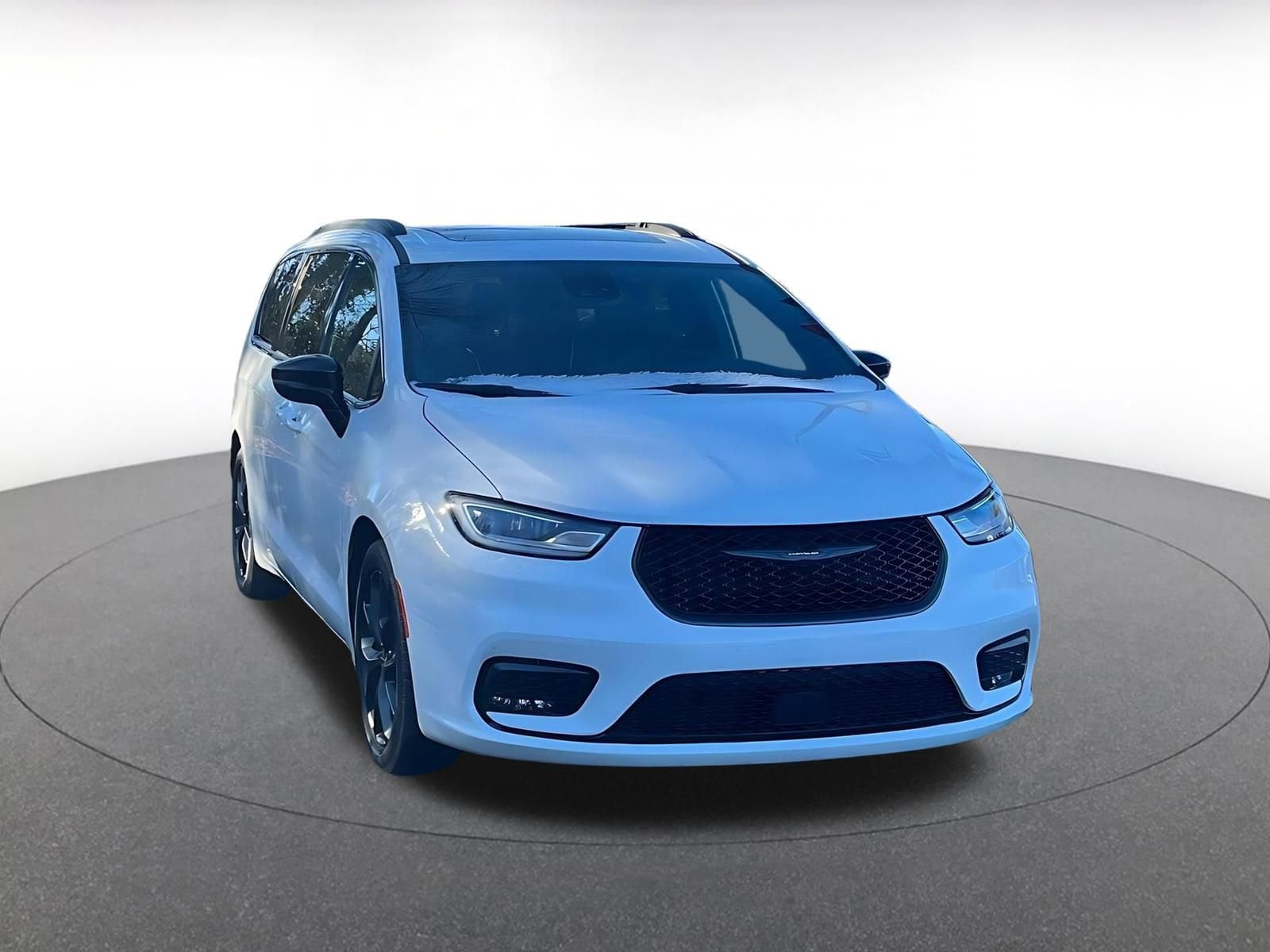Thumbnail: 2025 Chrysler Pacifica - 1