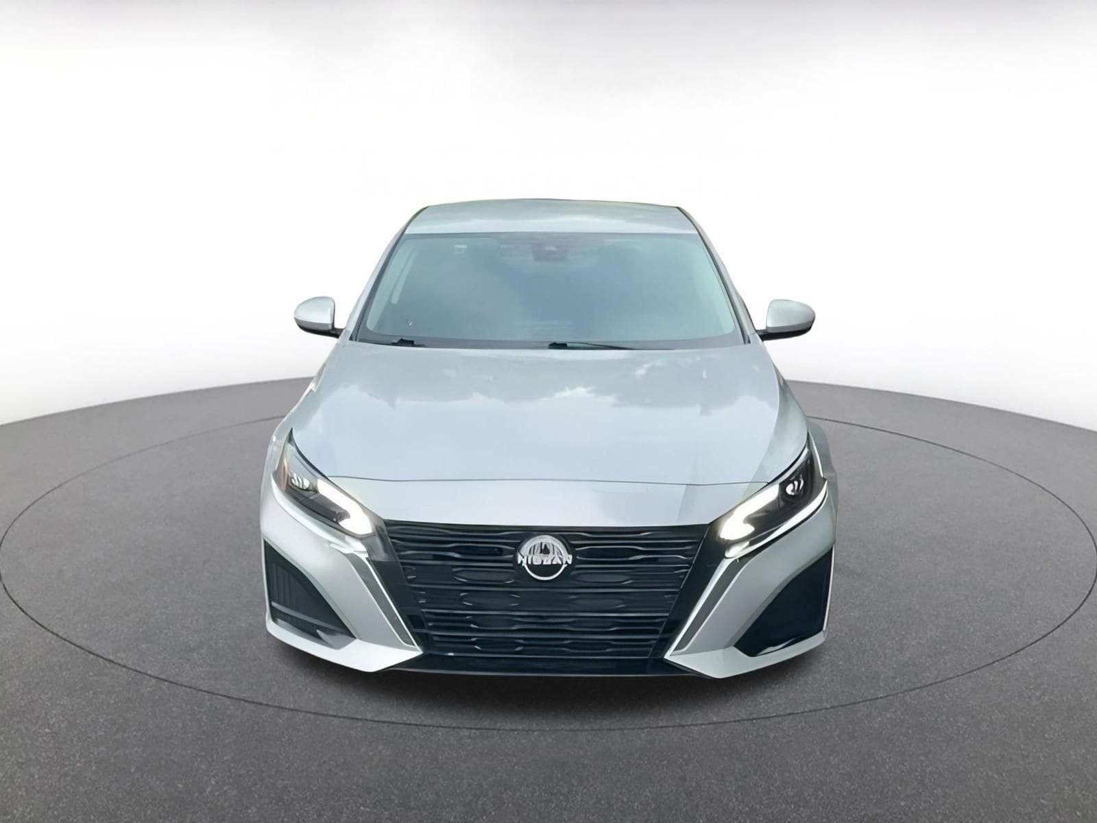 Thumbnail: 2023 Nissan Altima - 4