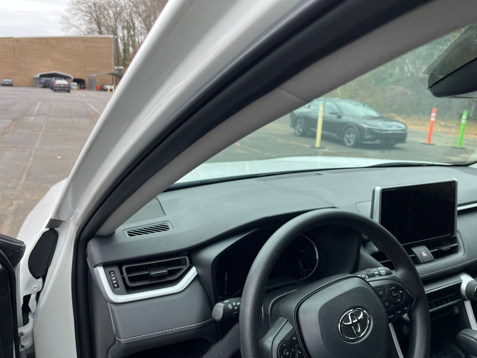 Thumbnail: 2025 Toyota RAV4 - 34