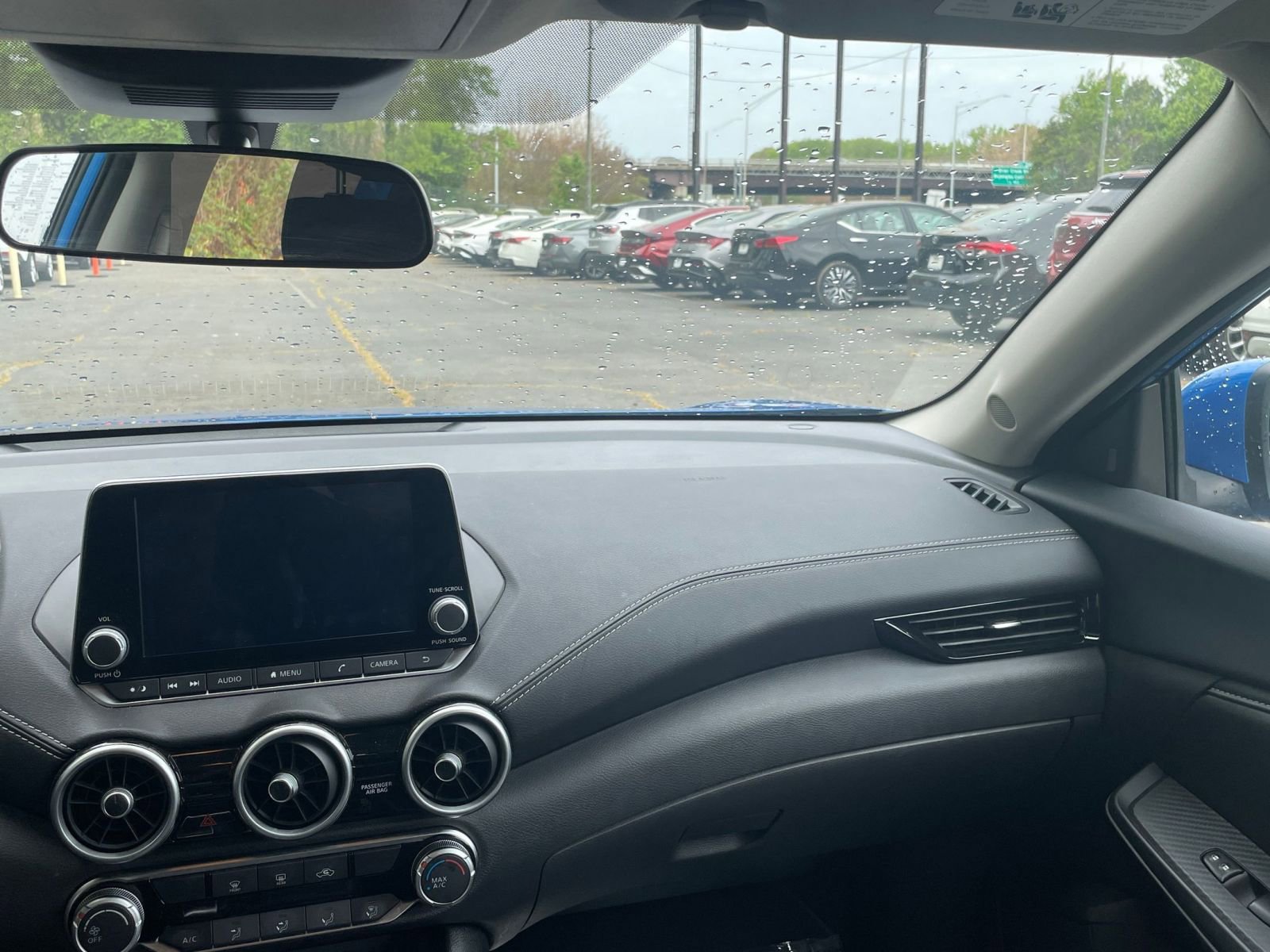 Thumbnail: 2025 Nissan Sentra - 33