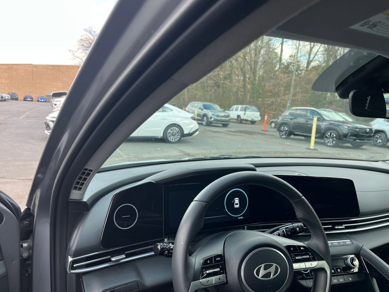 Thumbnail: 2025 Hyundai Elantra - 35