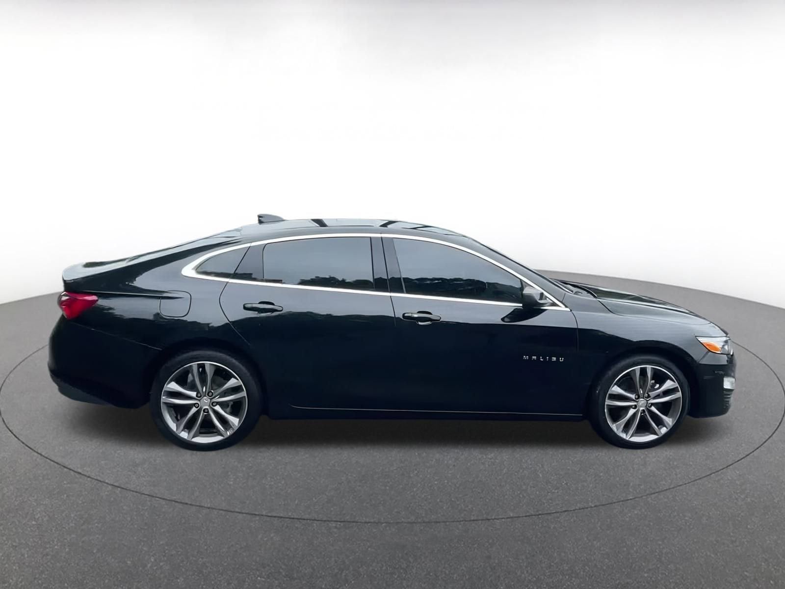 Thumbnail: 2024 Chevrolet Malibu - 9