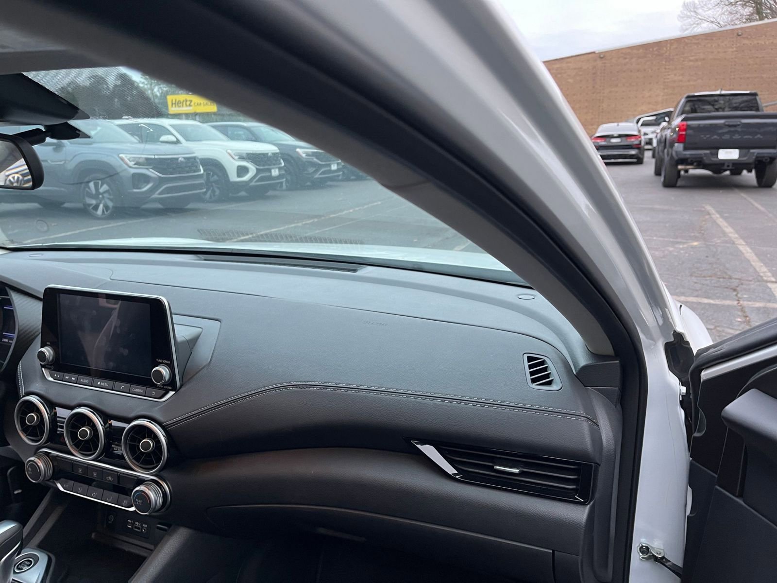 Thumbnail: 2025 Nissan Sentra - 33