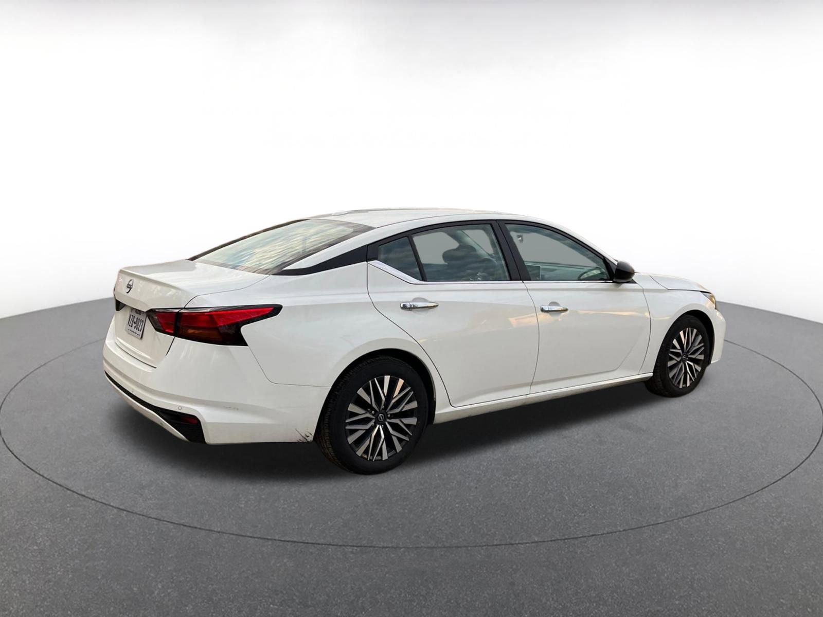 Thumbnail: 2025 Nissan Altima - 12