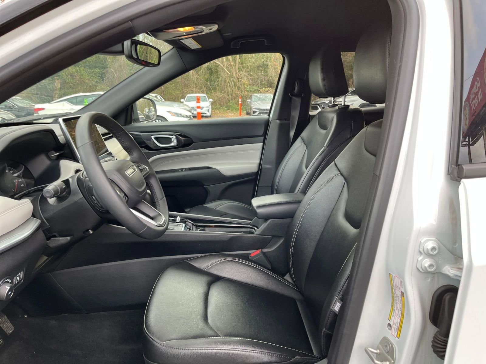 Thumbnail: 2025 Jeep Compass - 28