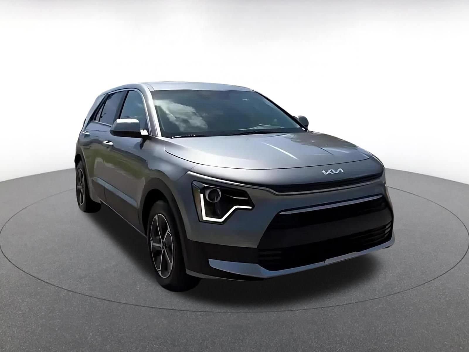 Thumbnail: 2026 Kia Niro - 3