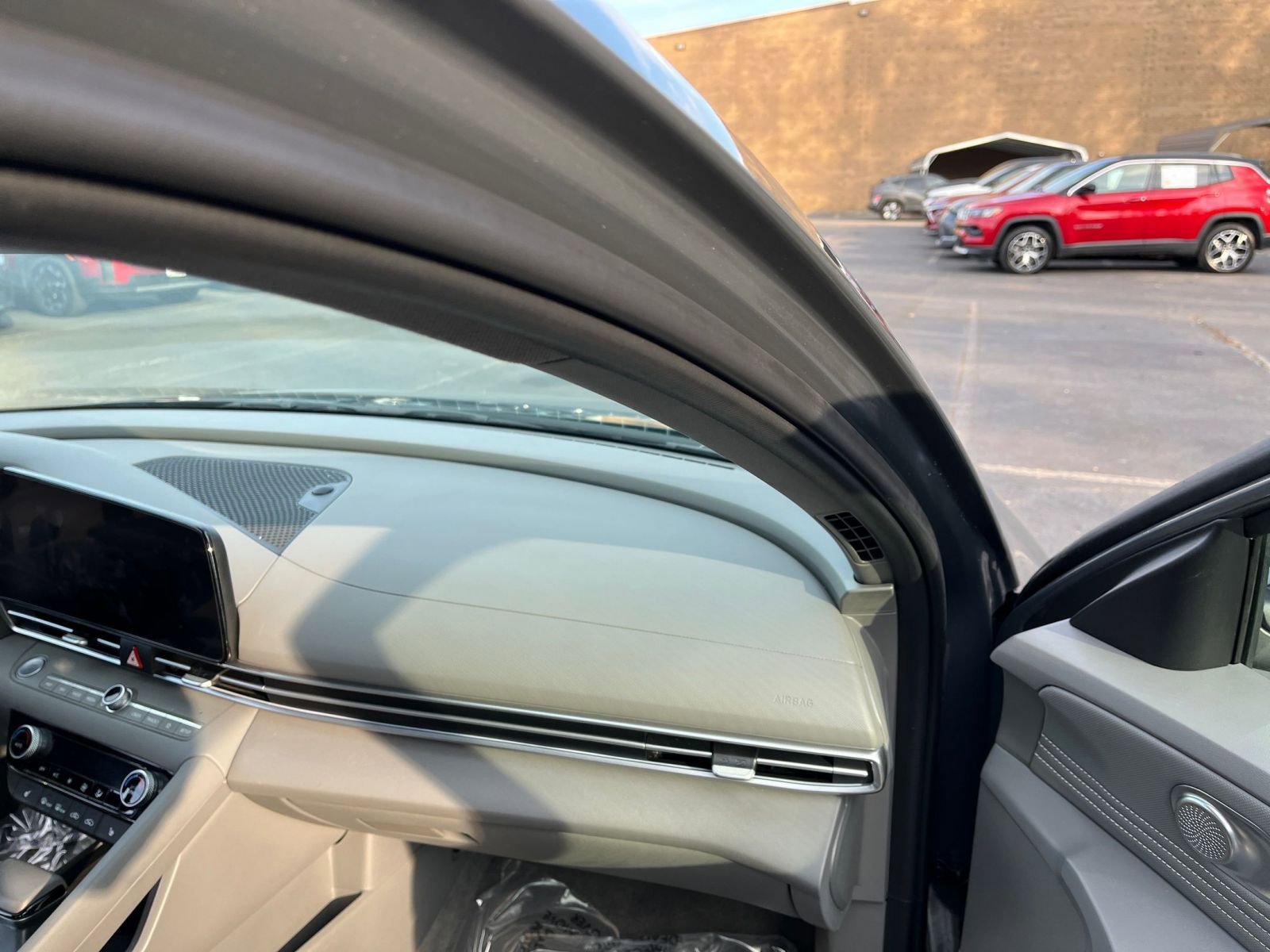 Thumbnail: 2025 Hyundai Elantra - 33