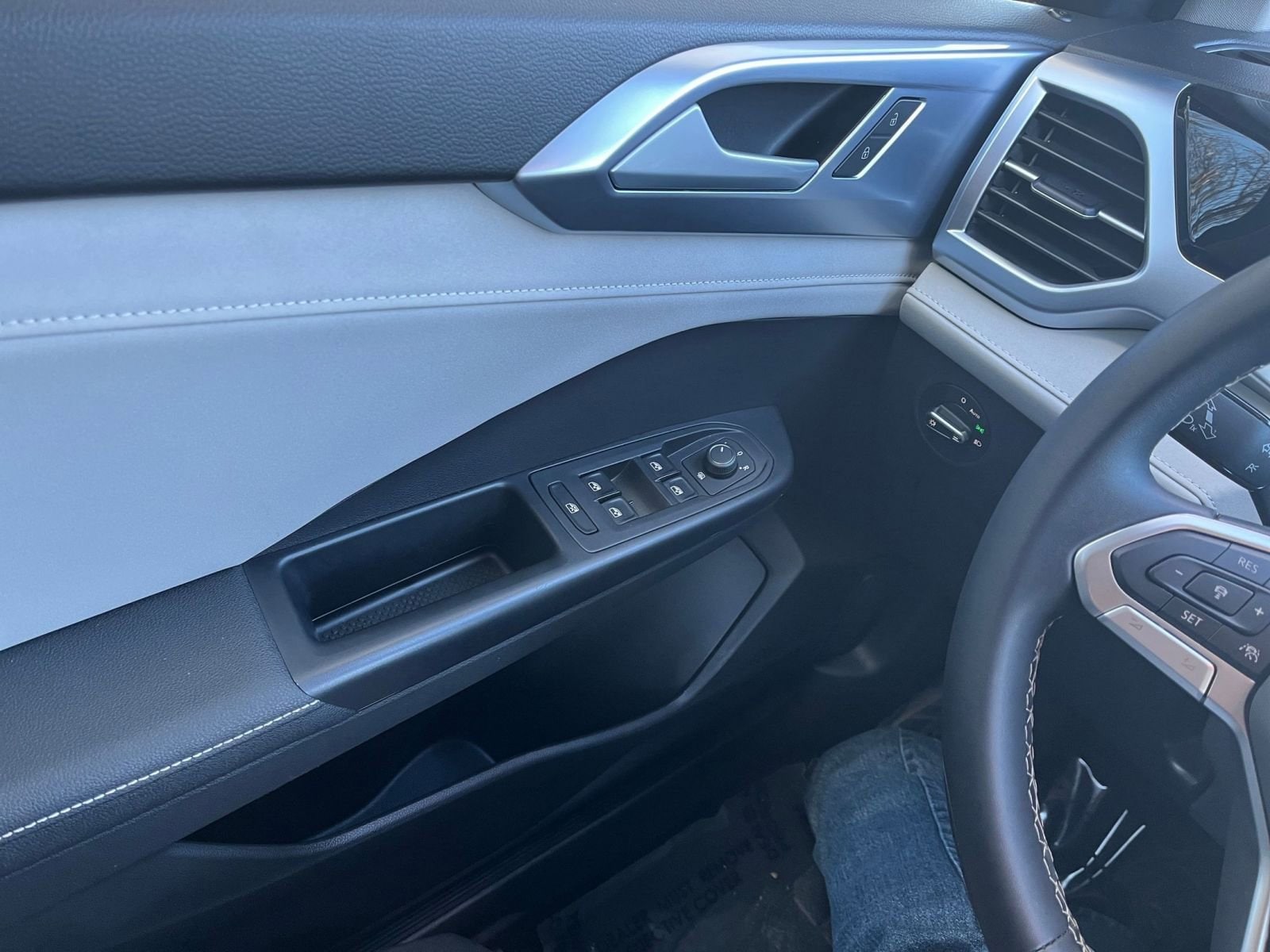 Thumbnail: 2025 Volkswagen Taos - 20