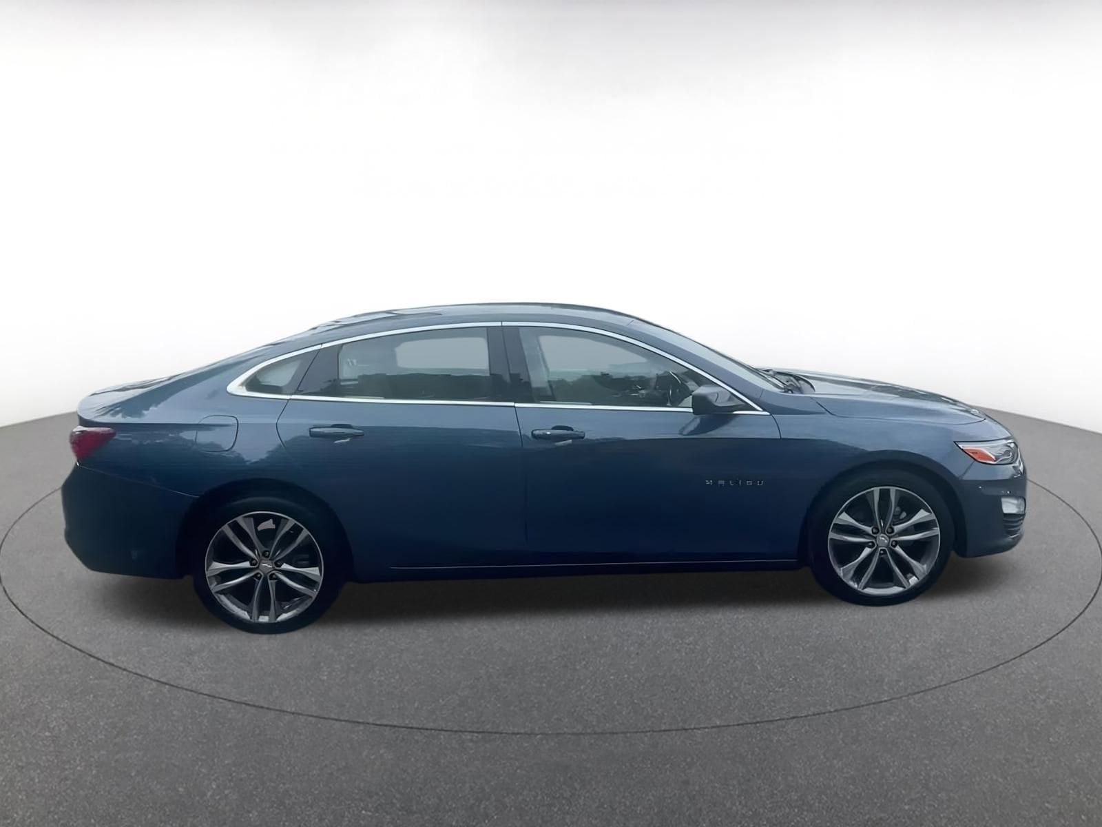 Thumbnail: 2024 Chevrolet Malibu - 10