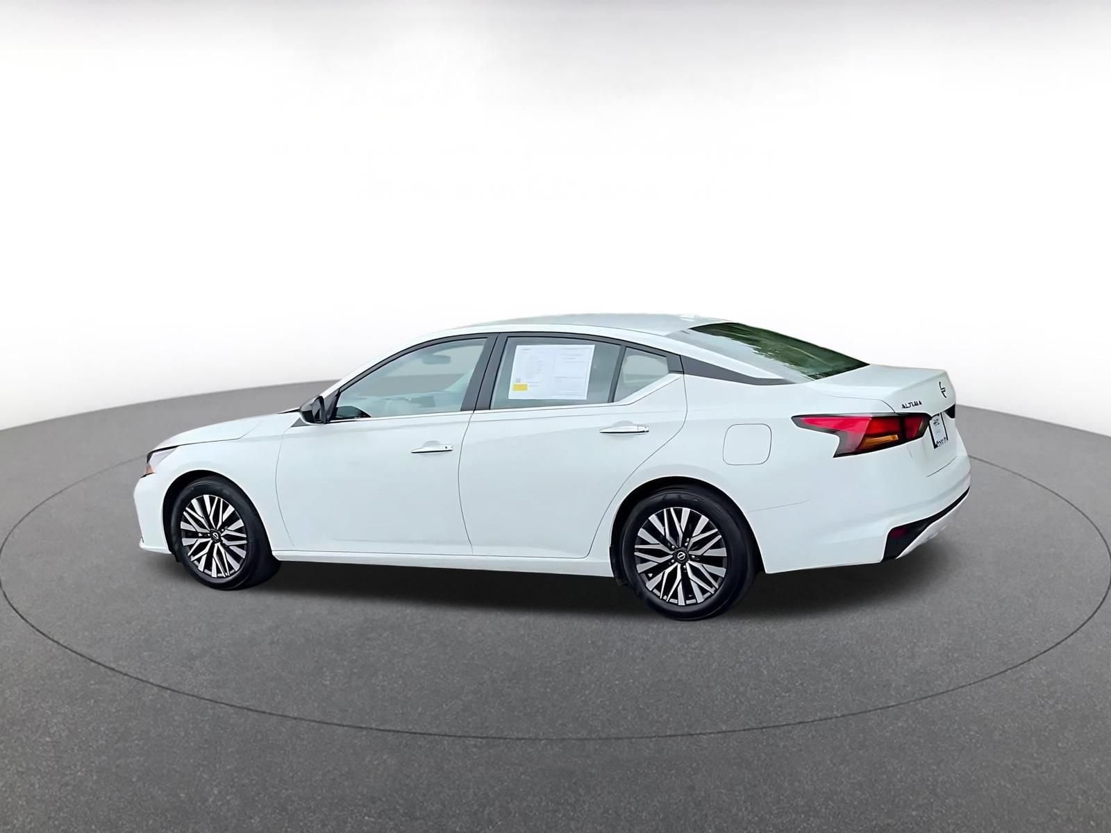 Thumbnail: 2025 Nissan Altima - 8
