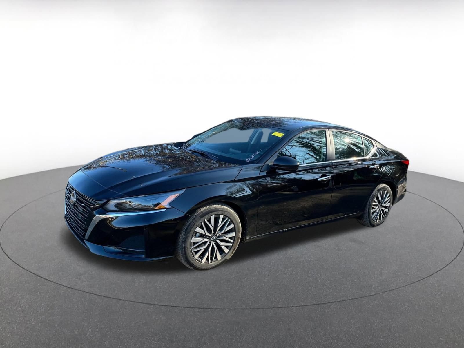 Thumbnail: 2025 Nissan Altima - 8