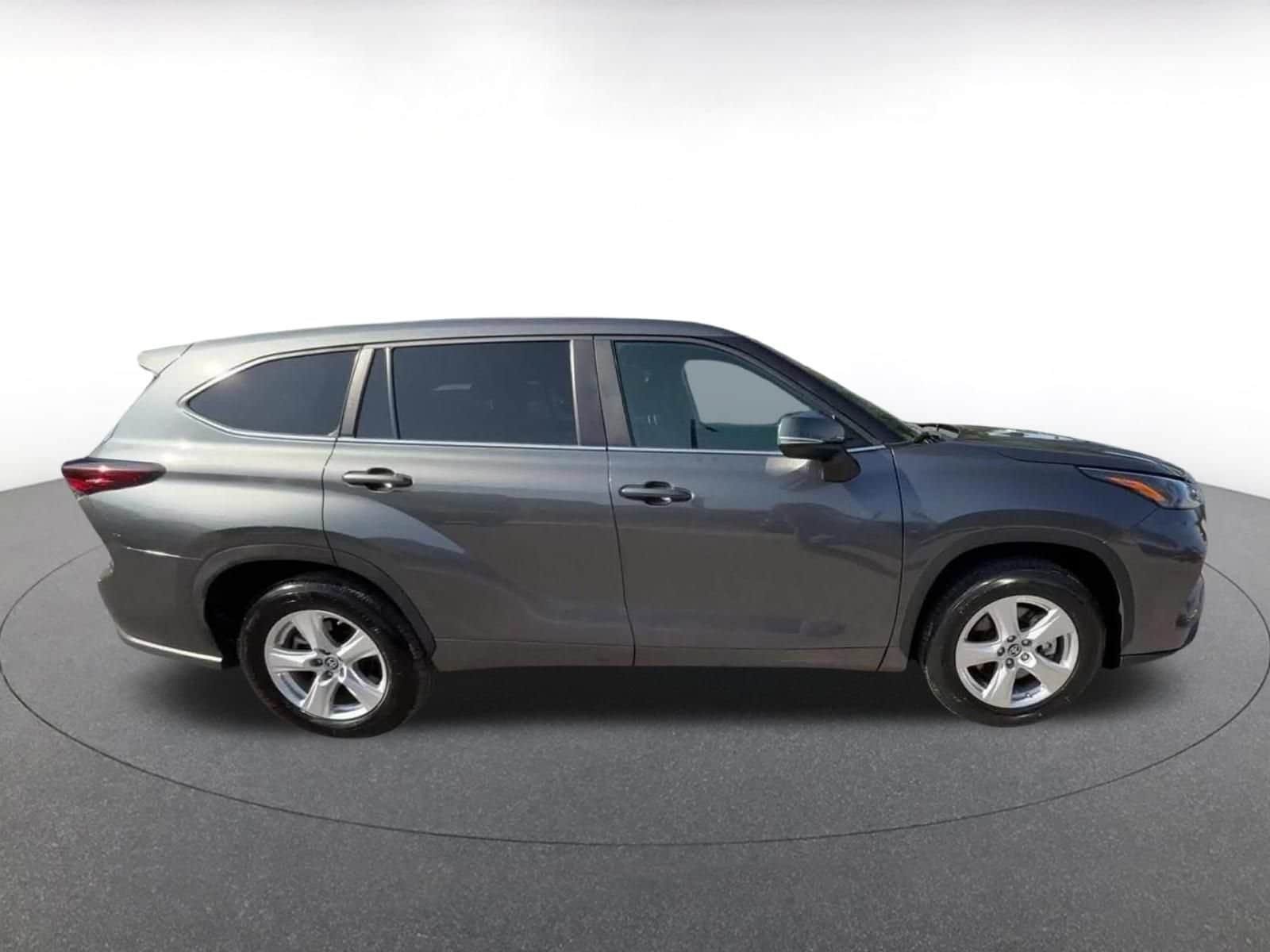 Thumbnail: 2025 Toyota Highlander - 13