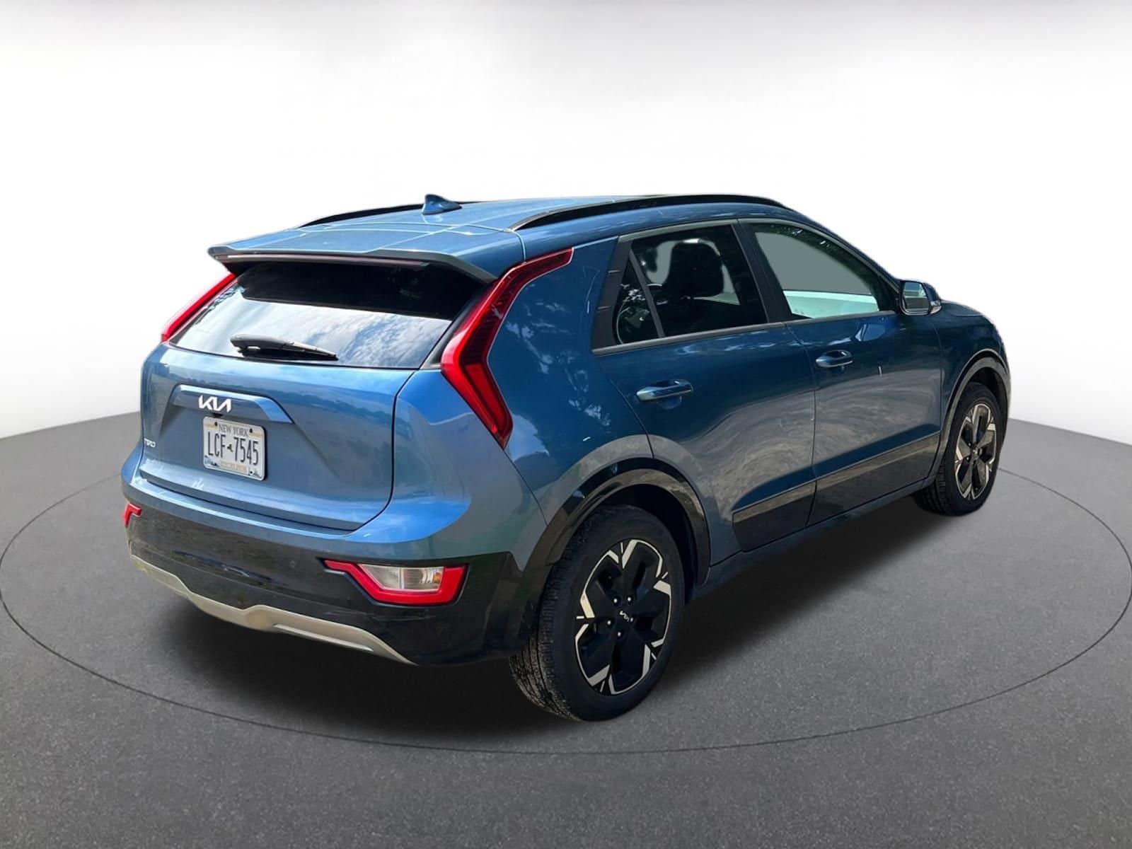 Thumbnail: 2023 Kia Niro - 12