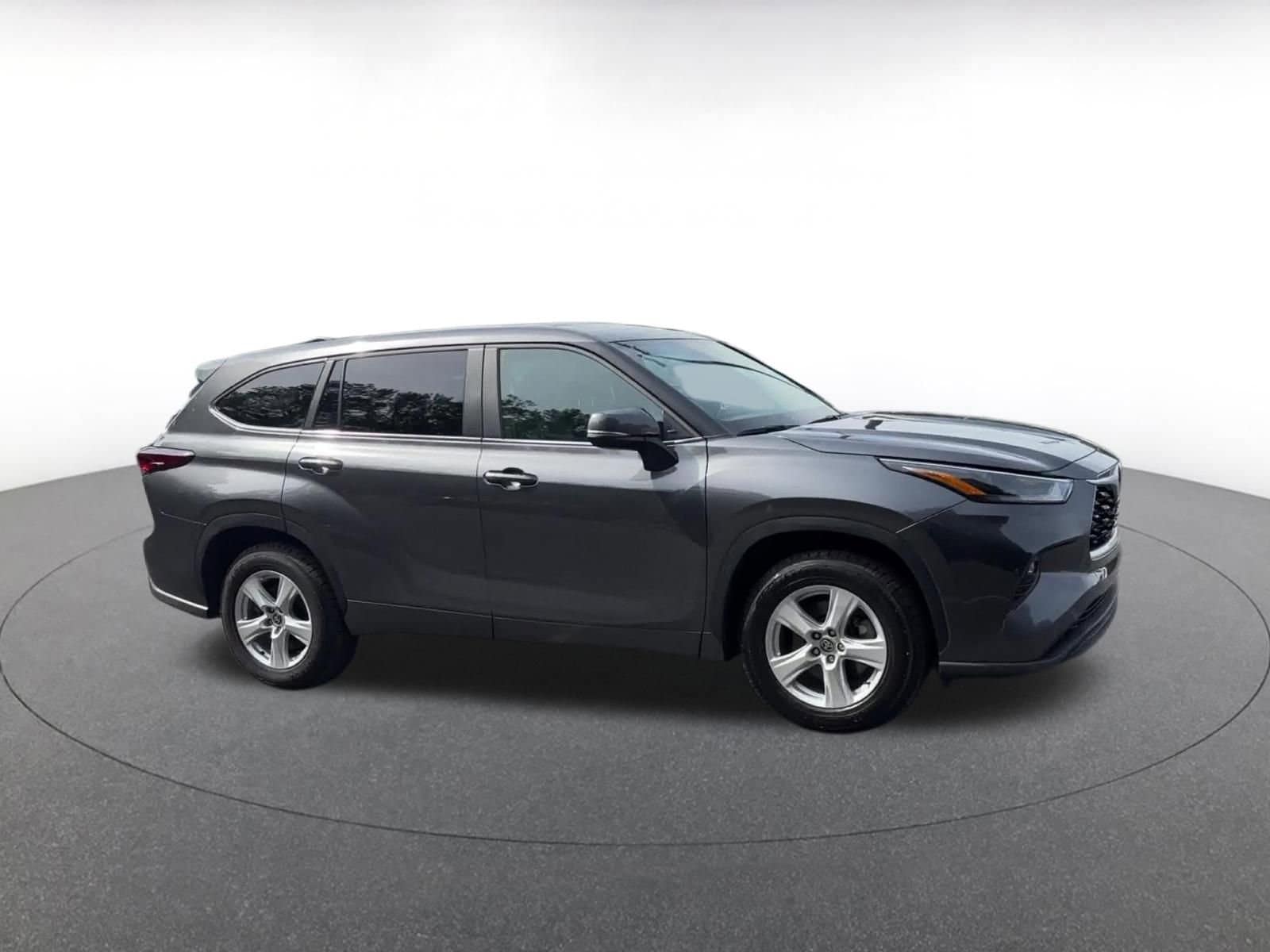 Thumbnail: 2025 Toyota Highlander - 2