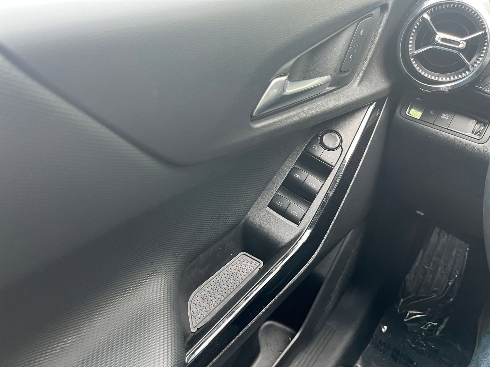 Thumbnail: 2025 Chevrolet Equinox - 18