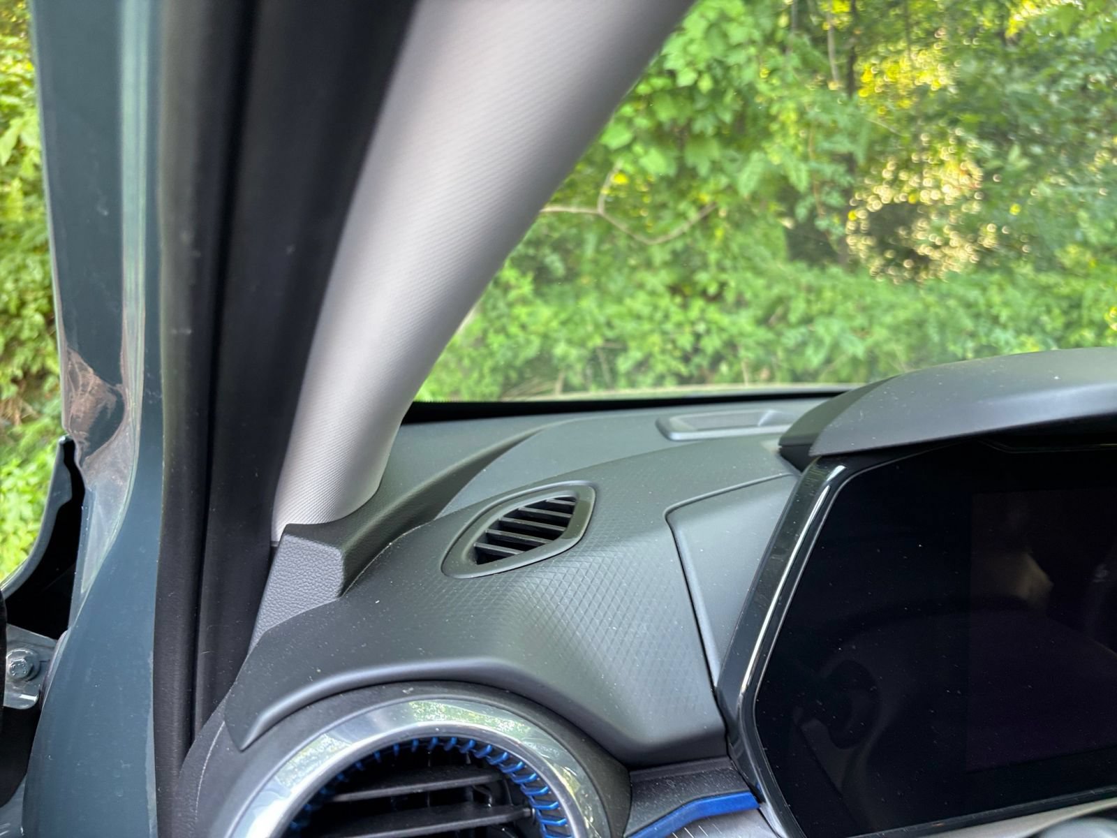 Thumbnail: 2025 Chevrolet Trax - 28