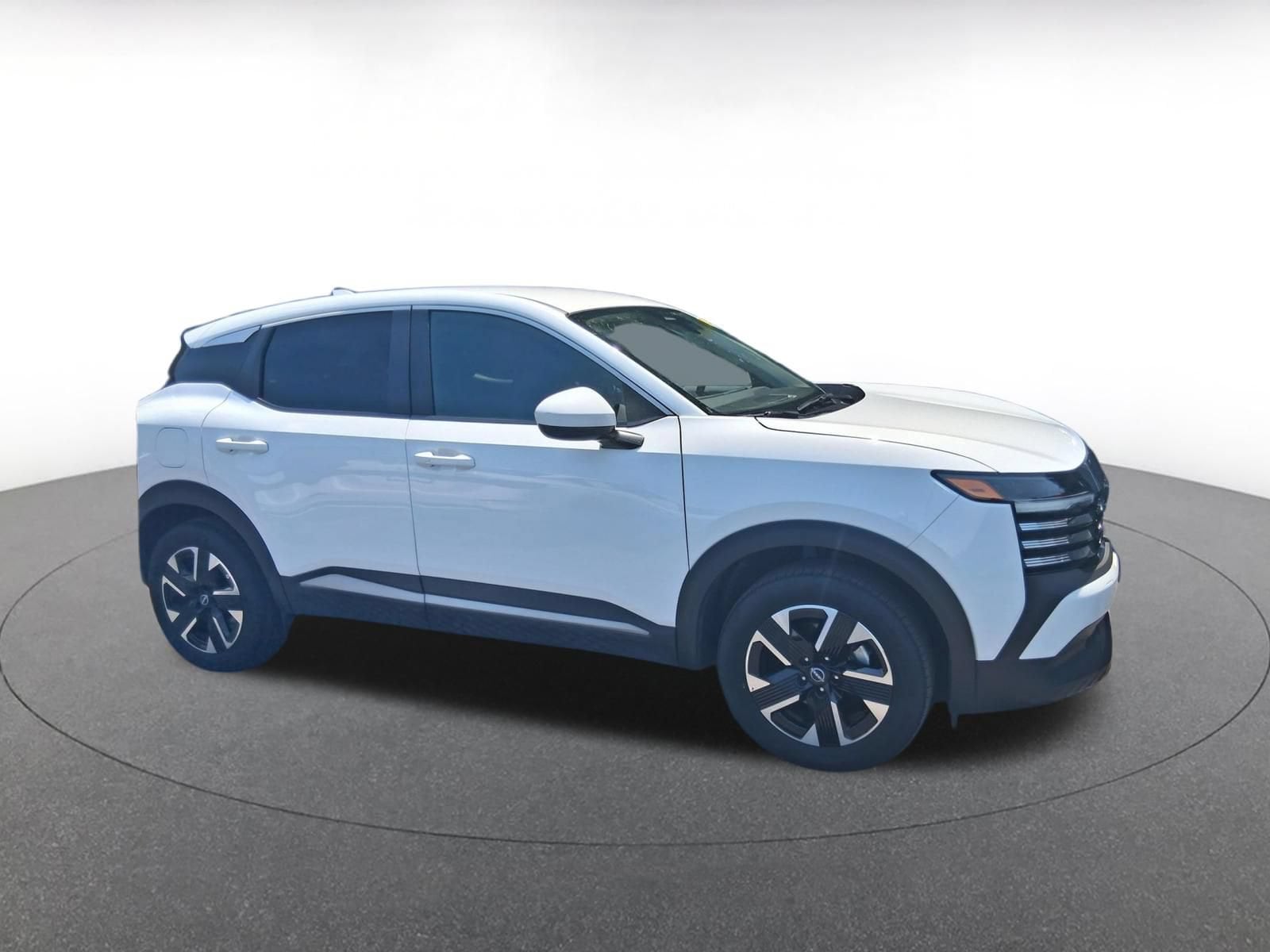 Thumbnail: 2025 Nissan Kicks - 2