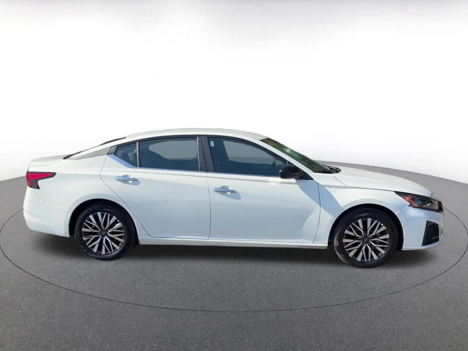 Thumbnail: 2025 Nissan Altima - 17